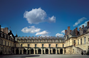 La cour de la fontaine Chateau de Fontainebleau